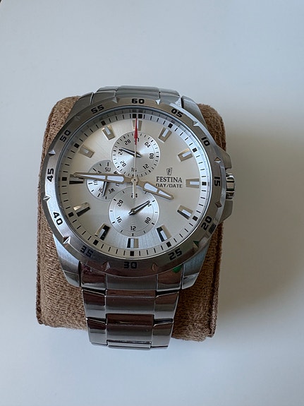 Festina miesten rannekello teräsrannekkeella