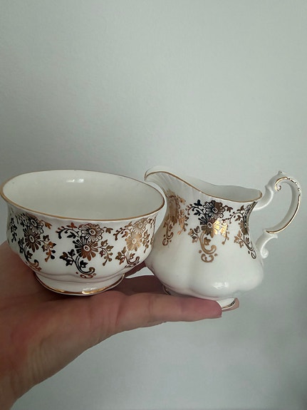 ROYAL STANDARD FINE BONE CHINA ENGLAND