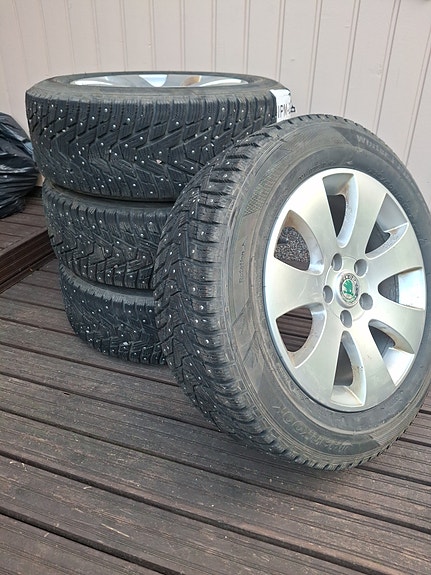 Skoda Yeti alumiinivanteet nastarenkailla