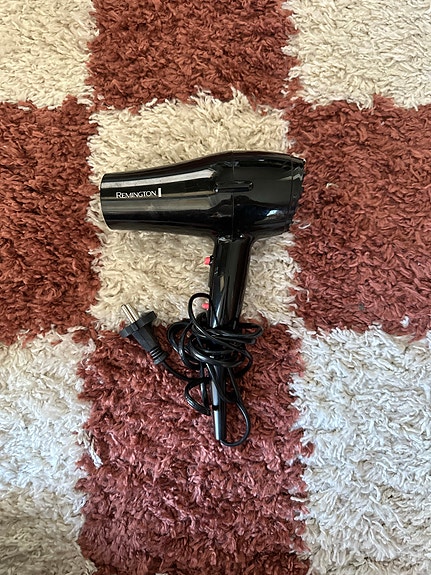 Remington hiustenkuivaaja