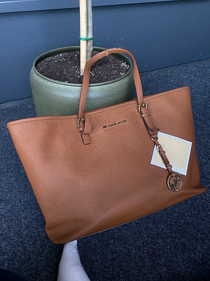 Michael Kors jet set traveller
