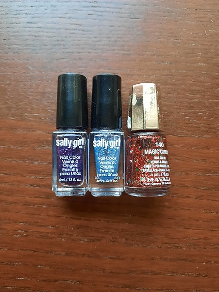 Pienet glitter kynsilakat yht. tai erikseen