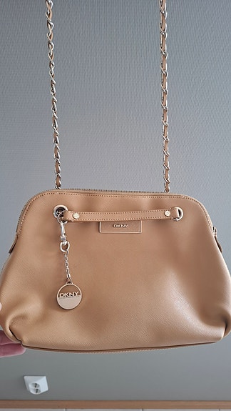 DKNY olkalaukku