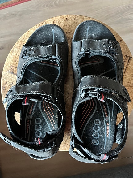 Ecco nahkaiset sandaalit koko 45 musta