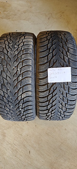 2kpl 215/45R17 Nokian R3 kitkarenkaat