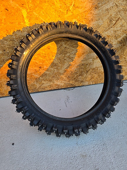 Piikkirenkaat motocross / enduro pyörään