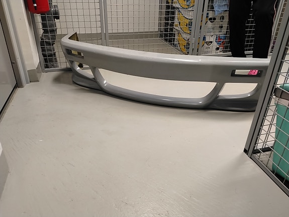 BMW etupuskuri Carline Tuning