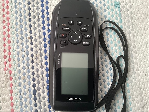 Garmin käsikäyttöinen GPS-laite tarkoitettu vain vesillä käytettäväksi,