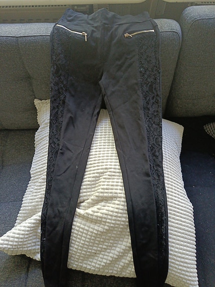 Mustat juhlahousut 160 cm