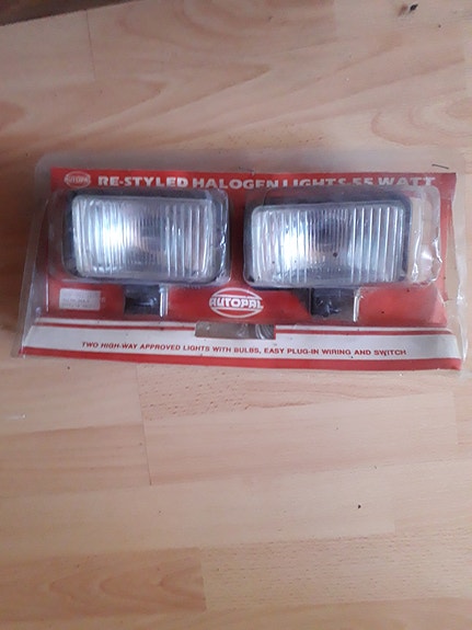 halogeenilisävalot autoon