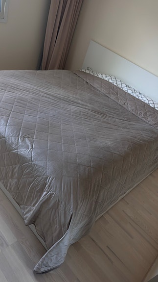 Beige päiväpeitto