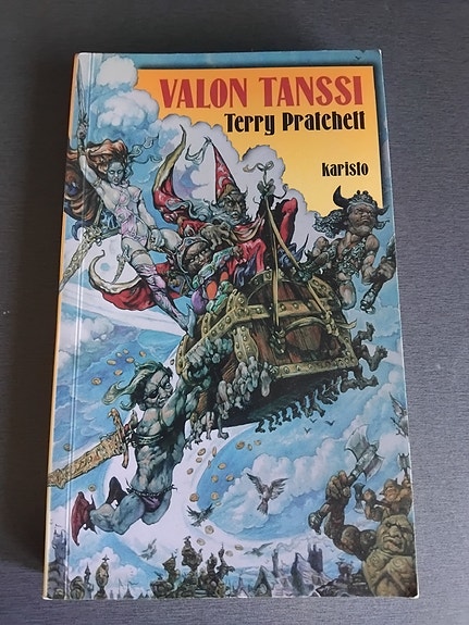 Terry Pratchett Valon tanssi pokkari