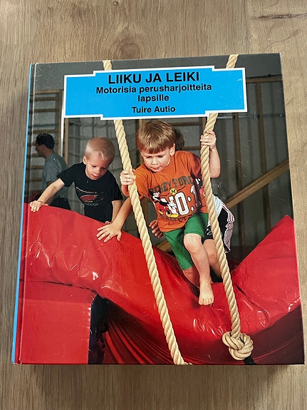 Liikunta-aiheiset kirjat lapsille ja nuorille, 3 kpl