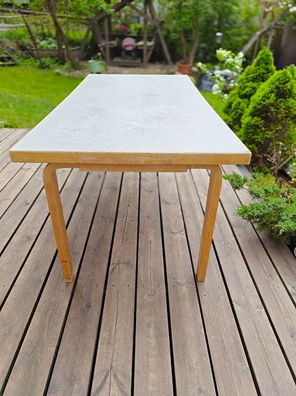 Artek 83 pöytä