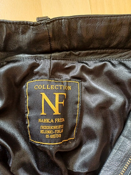 Nahkahousut koko 40, musta