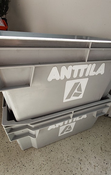 2kpl Anttilan muovilaatikoita