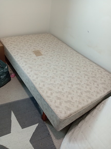 Annetaan 120cm leveä sänky