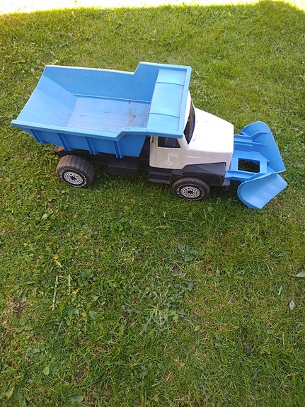 Plasto kuorma-auto ja aura lelu