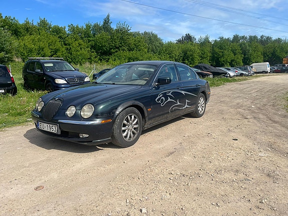 Puretaan / varaosia: Jaguar S-Type 4.0 V8 (2001)