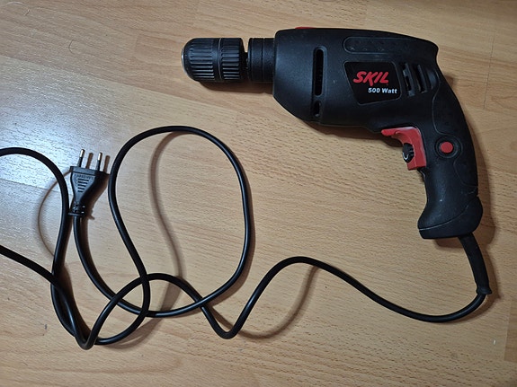 Skill 500w sähköporakone