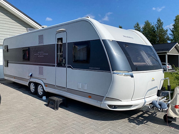 Vuokrataan hobby 720 asuntovaunu, 690€/viikko. Myös lyhyemmälle ajalle.