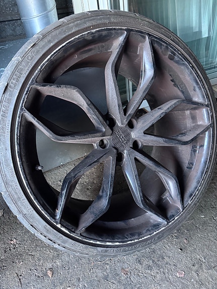 22” alumiinivanteet renkailla 265/35ZR22 – käytetyt
