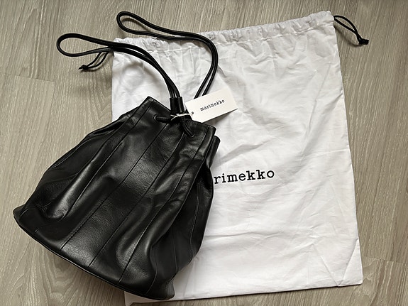 Marimekko musta Iso Keira nahkalaukku UUSI