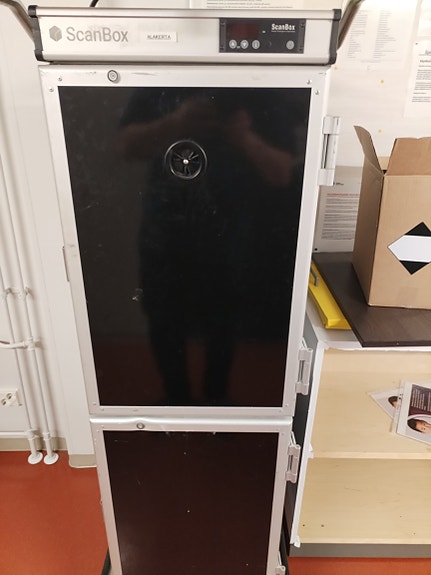 Lämpö/kylmäkaappi