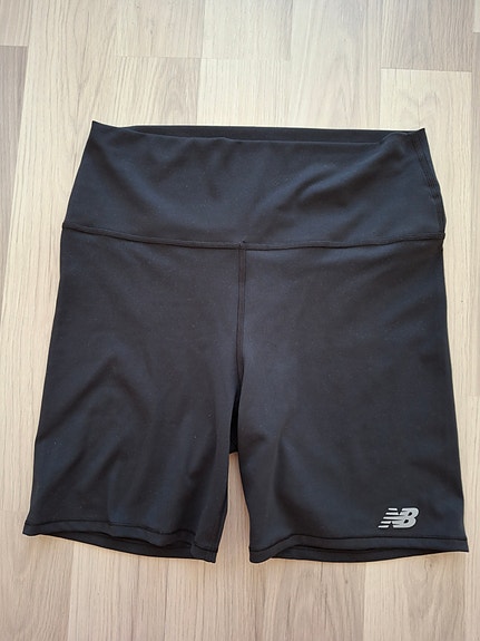 New Balance lyhyet trikoot L