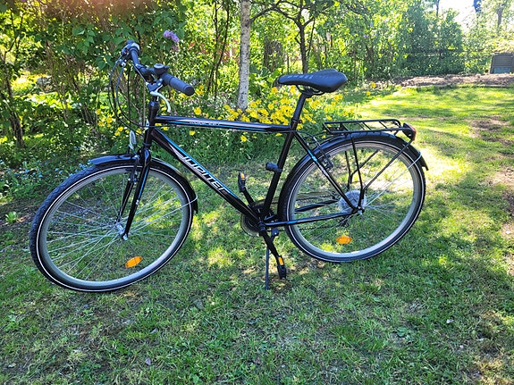 Vähän käytetty miesten pyörä