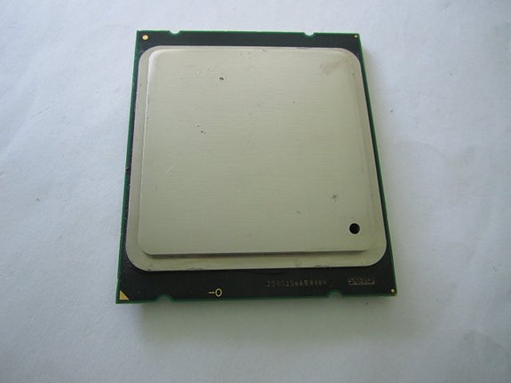 Socket 2011 engineering sample prosessori