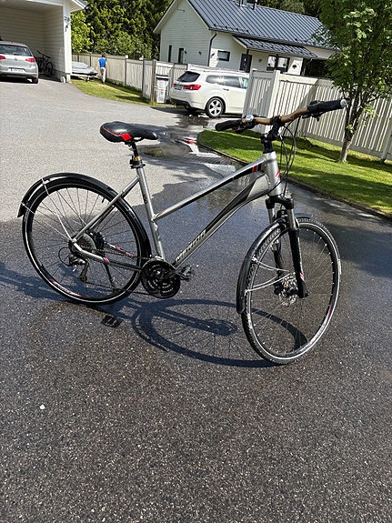 Merida hybridipyörä