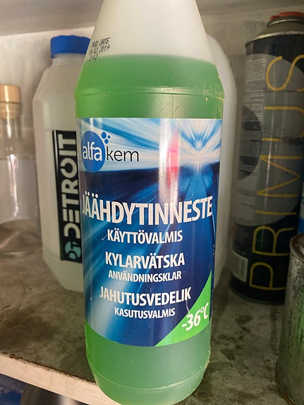 Alfa Kem jäähdytinneste käyttövalmis 1 l kaksi pulloa.