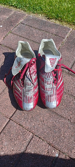 Adidas Predator nappikset