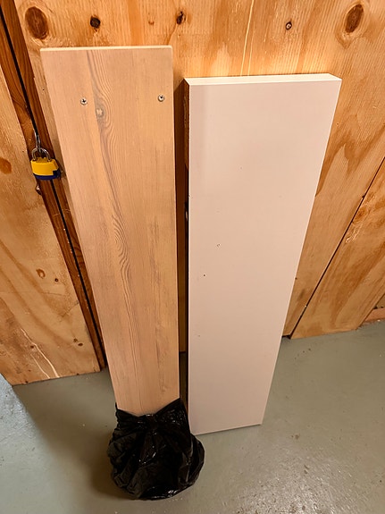Ikea hylly ja kuulto maalattu seinä hylly