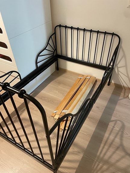 Ikea minnen sänky