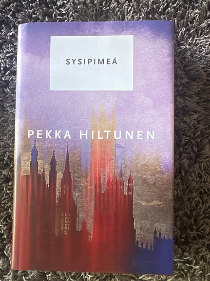 Pekka Hiltunen Sysipimeä kirja, signeerattu