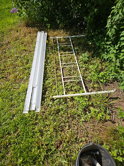 Annetaan kaksi 160cm leveää sänkyä.