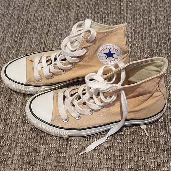Converse tennarit, väri persikka