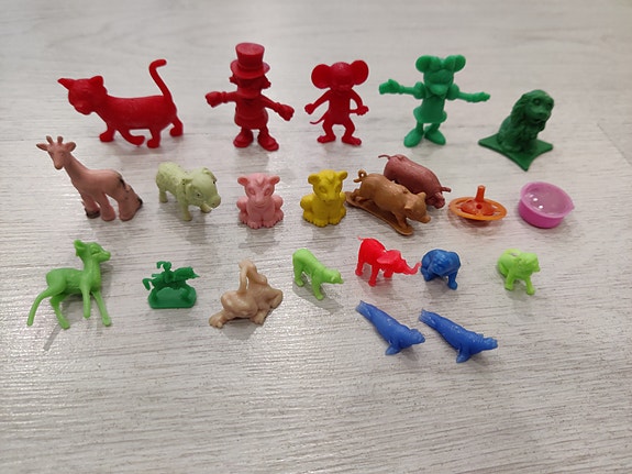 Muoviset vintagefiguurit