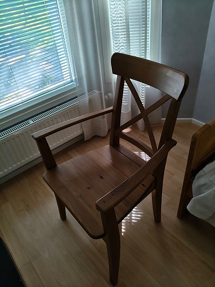 Nojatuoli puinen