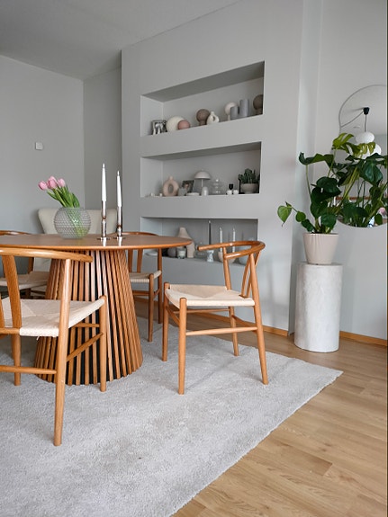 pyöreä ruokapöytä 120 cm