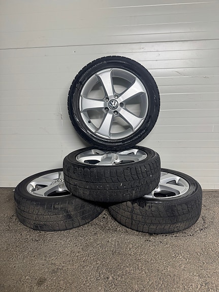 VW vanteet OEM R17  Kitkarenkaat 205/50R17
