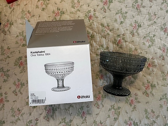 Iittala Kastehelmi jalallinen kulho harmaa