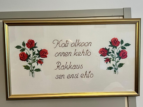 Käsin kirjailtu taulu retro