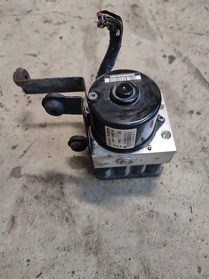 Volvo Ford abs pumppu