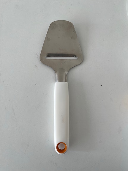 Fiskars juustohöylä valkoinen