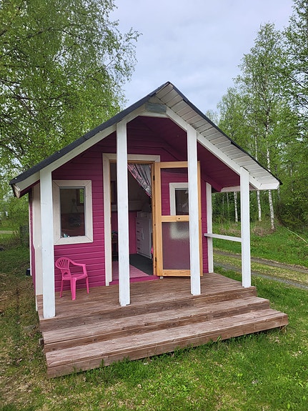 Vierasmaja /leikkimökki