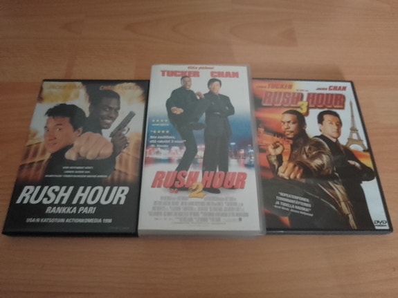 Jackie Chan DVD-elokuvia