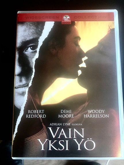 Vain Yksi Yö €7 ja TRON €6